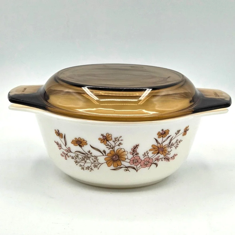 Vintage PYREX England Woodland Country Autumn Casserole Dish Amber with Lid